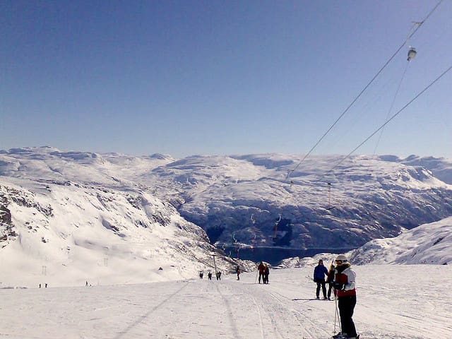 Ski technique - part 2: skiing on steep slopes - tips & technique