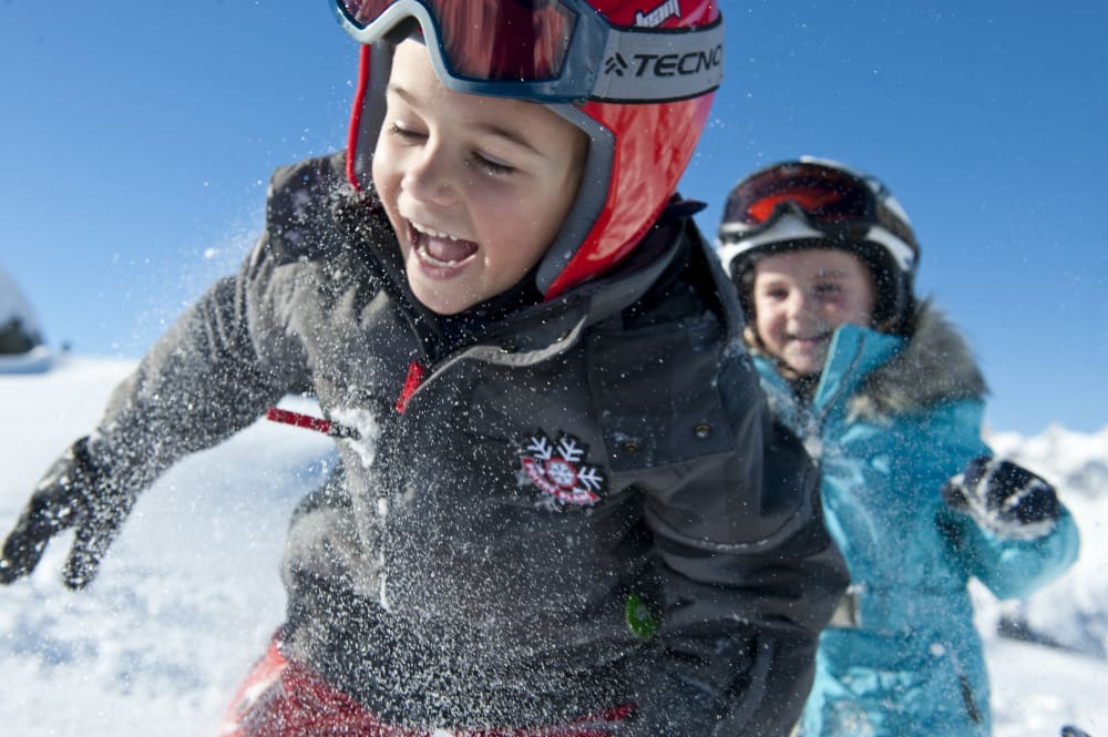 kids skiing