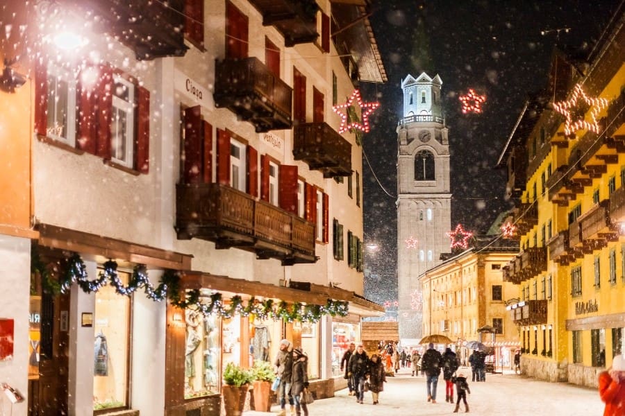 Cortina-dAmpezzo-main-street-during-christmas